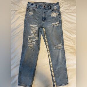 American Eagle Distressed Mom Jeans Size 8